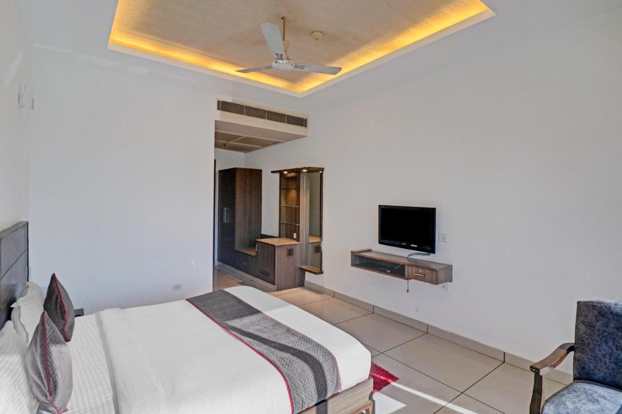 Oyo Townhouse 484 Sanskriti Hotel Delhi Kültér fotó