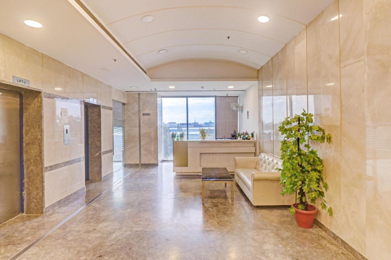 Oyo Townhouse 484 Sanskriti Hotel Delhi Kültér fotó