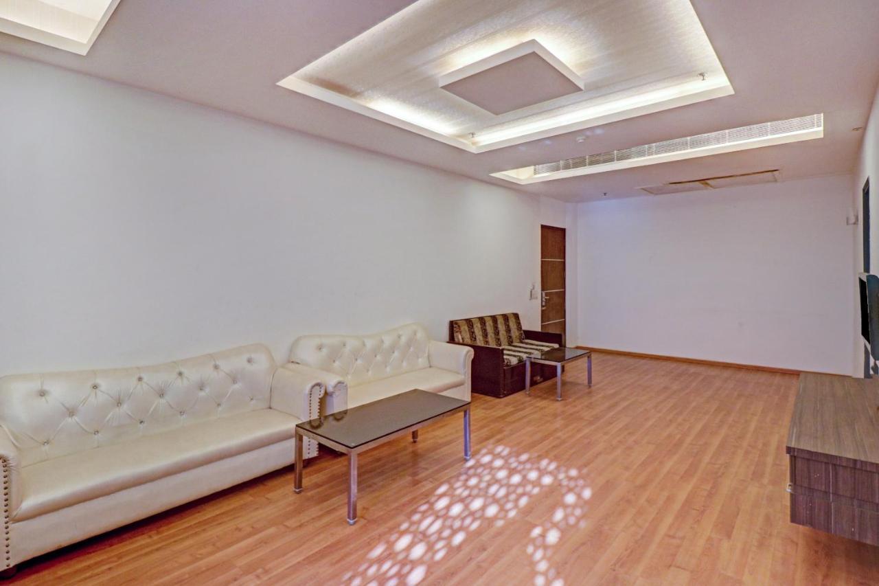 Oyo Townhouse 484 Sanskriti Hotel Delhi Kültér fotó